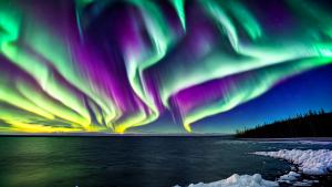 Northern lights, night sky, icy ocean