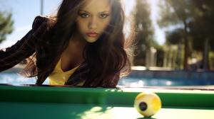 Jenna Ortega in pool
